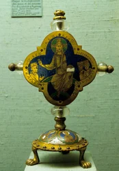 Reliekschrijn van Hendrik II, bekend als de Heilige, keizer van het Heilige Roomse Rijk (973-1024) (gecanoniseerd in 1200). Gemaakt van email, kristal, koper, zilver en goud. Ca. 1170. Uit Nedersaksen, Sint-Michiel van Hildesheim. Parijs, Louvre Museum