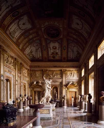 Kamer van Keizers met Verkrachting van Proserpina in het midden, door Gian Lorenzo Bernini, Galleria Borghese, Rome, Italië