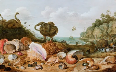 Schelpen en vogels, waaronder een dodo, op een zeekust, Perseus die Andromeda redt op de achtergrond