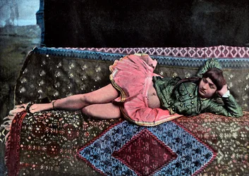 Perzische vrouw in een harem, c1890