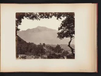 Gezicht op Capri vanaf het vasteland, Italië