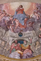 Genua, Duomo (Sint-Laurenskathedraal), binnen, De Lercari-kapel of De Kapel van het Heilig Sacrament (Noordelijke apsis), apsis: "Hemelvaart van de Maagd", fresco door Giovanni Battista Castello bekend als Bergamasco