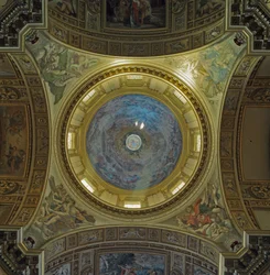 Interieurzicht van de koepel van Maderno met fresco