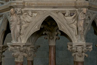 De preekstoel in de kerk van Sant
