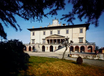 Villa Medici; Uitzicht op Villa Ambra in Poggio a Caiano