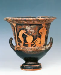 Krater met scène van pottenbakker aan het werk onder het oog van Athena, roodfigurige keramiek uit Sicilië, Italië, Magna Graecia, 5e eeuw v.Chr.