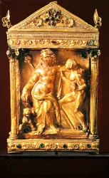 Naiskos met Dionysus dronken en sater, kleine Hellenistische stijl tempel met granaatappels en smaragden uit Thessalië, 2e eeuw v.Chr. (goud)