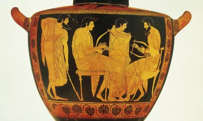 Roodfigurige keramiek, Attische hydria door Phintias die muziekles uitbeeldt