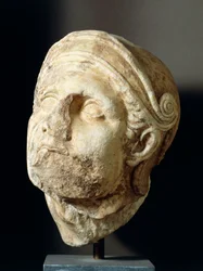 Krijgershoofd van Skopas (340-420 v.Chr.) van de voorzijde van de tempel van Athena Alea in Tegea, 4e eeuw v.Chr.