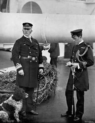 Vice-admiraal Arthur Alington en zijn vlag luitenant, William George Elmhirst Ruck-Keene, 1896