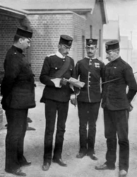 De bataljonsstaf van de Die Hards, 1896