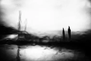Twee figuren aan de horizon
