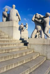 Noorwegen, Oslo. Vigelandsparken. Beelden door Gustav Vigeland (1869-1943).