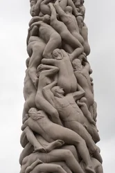 Mensenmonoliet, sculptuur in het Frognerpark, Oslo, Noorwegen, graniet