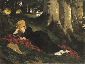 Vrouw die leest in een bos