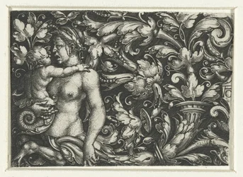 Ornament met bladranken en een vrouwelijke triton met kind