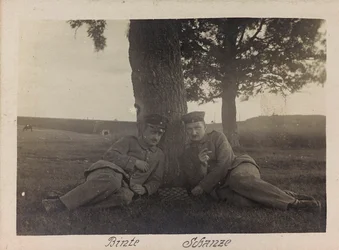 Eerste Wereldoorlog: Oekraïne in de jaren 1914-1916 tijdens de invasie van het Duitse leger. Twee soldaten in een moment van ontspanning