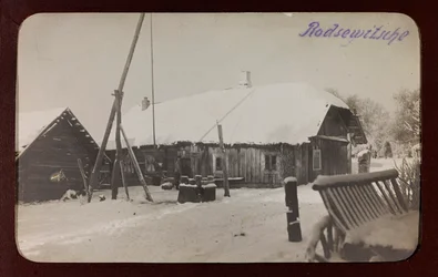 Eerste Wereldoorlog: Oekraïne in de jaren 1914-1916 tijdens de invasie van het Duitse leger. Uitzicht met sneeuw