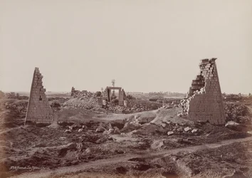 Karnak, De Pylonen van Horus