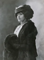 Colette, pseudoniem van Sidonie-Gabrielle Colette (Saint-Sauveur-en-Puisaye)