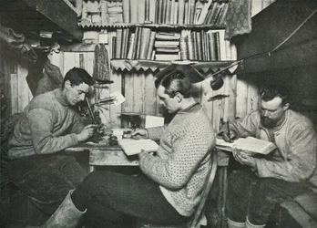 Debenham, Gran en Taylor in hun cubicle, 18 mei 1911, 1913