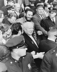 Fidel Castro en Nikita Chroesjtsjov in New York voor de Algemene Vergadering van de Verenigde Naties