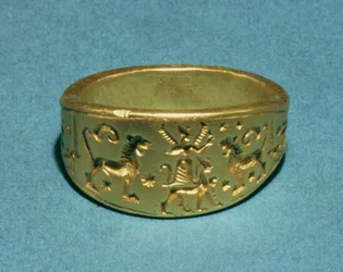 Ring met het opschrift „Grote Prins“ in Hettitisch hiërogliefenschrift (goud)