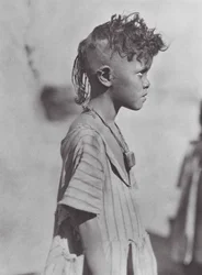 Afrika: Bisharin kind met amulet