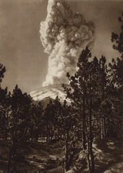 Mexico: Popocatepetl uitbarsting, gezien vanaf Tlamacas (zwart-wit foto)