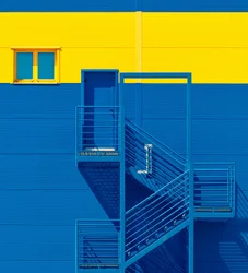 Opvallende blauw-gele gevel