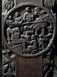 Indiase kunst, hindoeïsme: laag reliëf dat apen voorstelt die een tand uit een reus trekken met behulp van olifanten. 2e eeuw voor Christus. Kolkata, Indian Museum