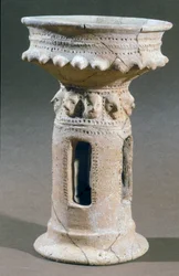 Wierookbranderstandaard gevonden in de heuvels bij Hebron, Israël, c.9e-8e eeuw v.Chr.