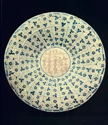 Geel en blauw bord, Moors (faience)
