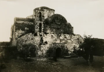 Klooster van Agios Varnavas, Engomi, Cyprus, foto door Camille Enlart, Parijs