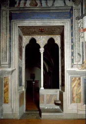 Uitzicht op een raam van de Hal van Lelies gebouwd in 1299-1314