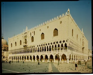 Uitzicht op de westgevel van het Palazzo Ducale, 14e-15e eeuw