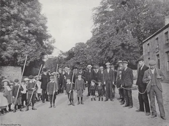 De Northumbrian Baal Vuur, binnenbrengen van de Takkenbossen