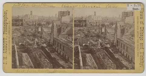 Het uitzicht oost vanaf het gerechtsgebouw na de brand van Chicago in 1871