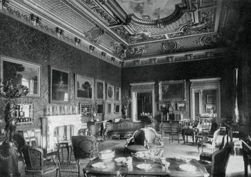 De salon, Montagu House, 1908