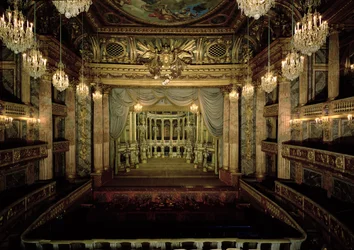 Interieur van het operahuis, voltooid in 1770 (gerestaureerd 1952-71)