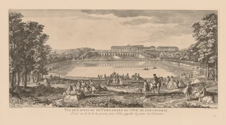 Uitzicht op het kasteel van Versailles, vanaf de kant van de Oranjerie, genomen voorbij de Zwitserse vijver