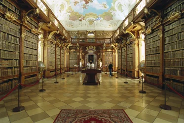 Uitzicht op de bibliotheek van de Abdij van Melk, gerealiseerd op een project van Jakob Prandtauer (1660-1726). Begin 18e eeuw. Oostenrijk