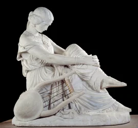 Sapho (of Sappho, 7e eeuw v.Chr.), Griekse dichter van de oudheid. Marmeren sculptuur door James Pradier (1790-1852)