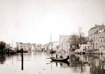 Boot op het kanaal, Dordrecht, Nederland, 1898