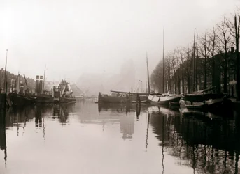 Kanaalboten, Dordrecht, Nederland