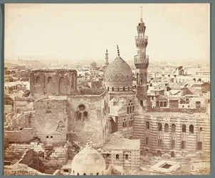 Egypte. Caïro. Gezicht op een van de moskeeën