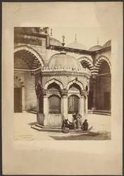 Fontein in de Hof van de Yeni Djami [Cami]