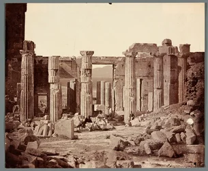 "Interieur van de Propylaeën" [Athene. Akropolis - Propylaeën]