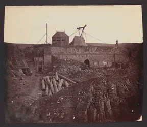 „Overblijfselen van de Malakoff-toren“. [Krimoorlog. Ruïnes van het fort Malakoff met geschutstelling, na de verovering van Sebastopol door Franse, Britse en Turkse troepen]