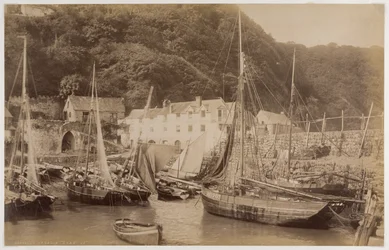 Vissersboten in de haven van Clovelly